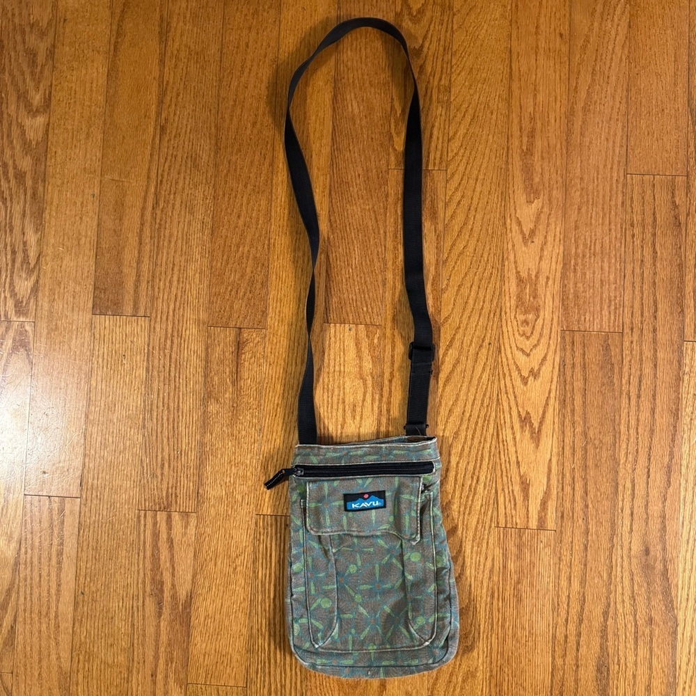 KAVU Small Green and Black Bag